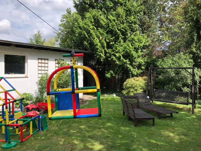 Suspended QUADRO cable car in the backyard