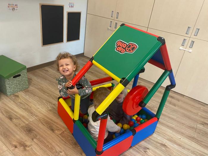 Children in QUADRO playhouse