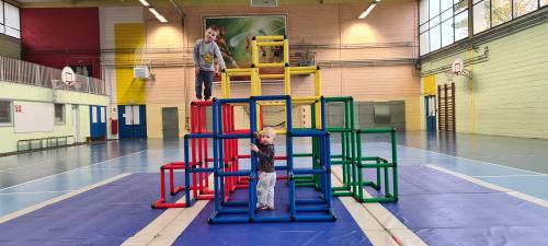 Kids on the QUADRO jungle gym